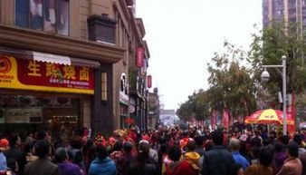 正臨南海大道,車(chē)水馬龍,正對(duì)面蛇口人民醫(yī)院